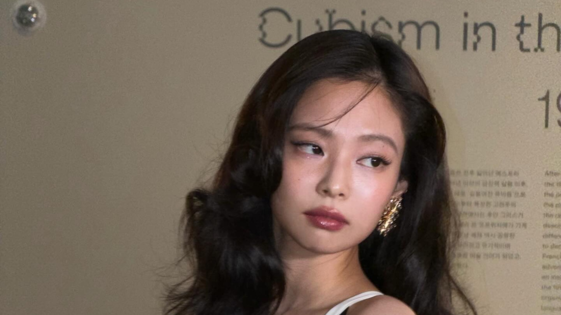 제니가 제시하는 올여름 웨이브 스타일은 ‘이것’!